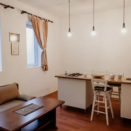 Apartman Sqare23 图兹拉