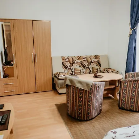 Apartman Sqare23 * 图兹拉
