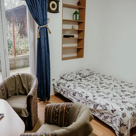Apartman Sqare23 图兹拉