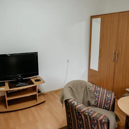 Apartman Sqare23 公寓 图兹拉